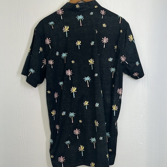 Rip Curl - Black With Colorful Palm Tree Button Down Short Sleeve Top Large - Picture 9 of 9